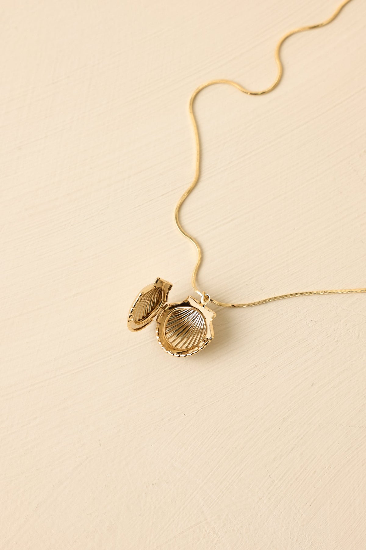 Drift to the Sea Gold Shell Pendant Necklace