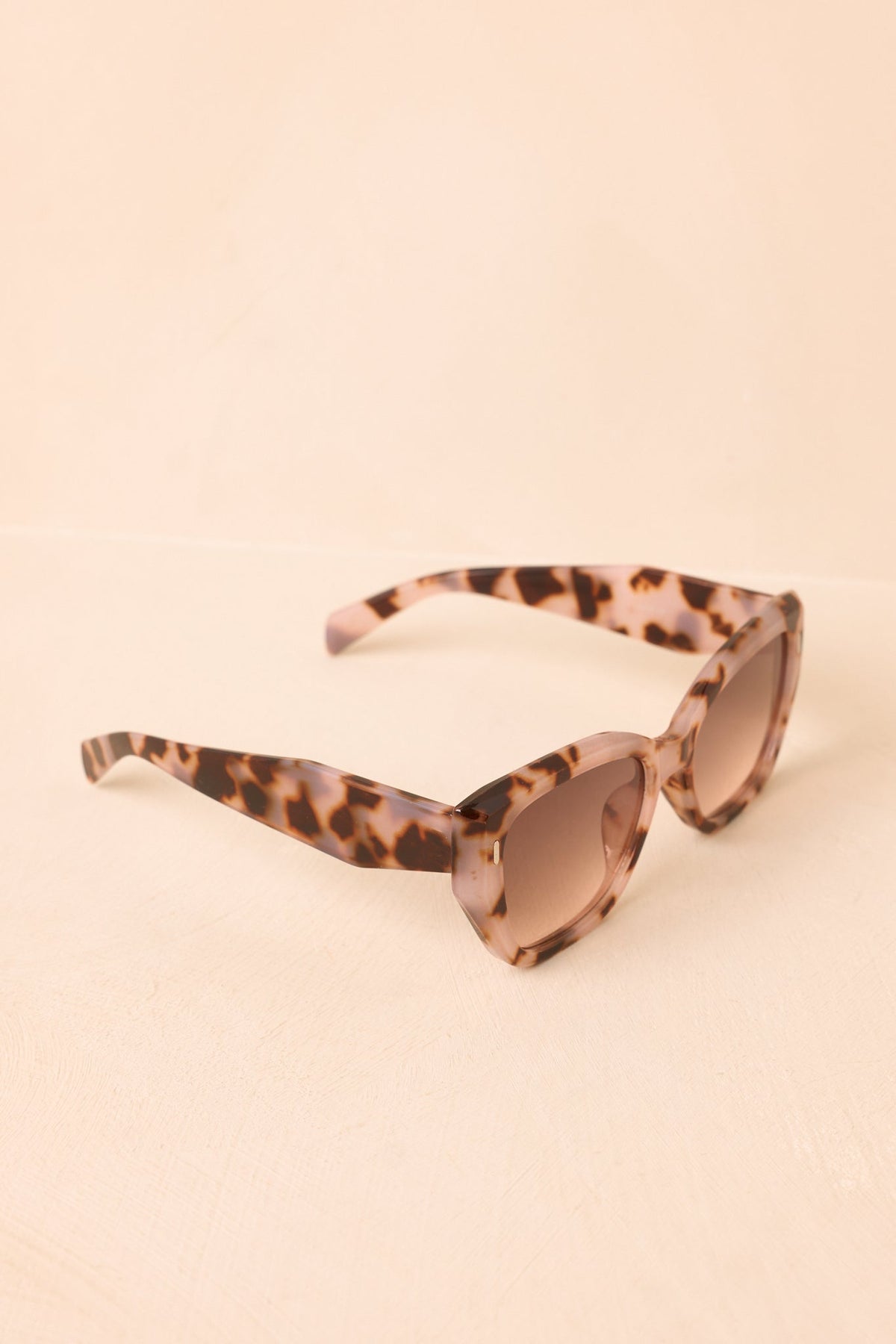 I See Your Point Blush Tortoise Oversized Cat-Eye Sunglasses