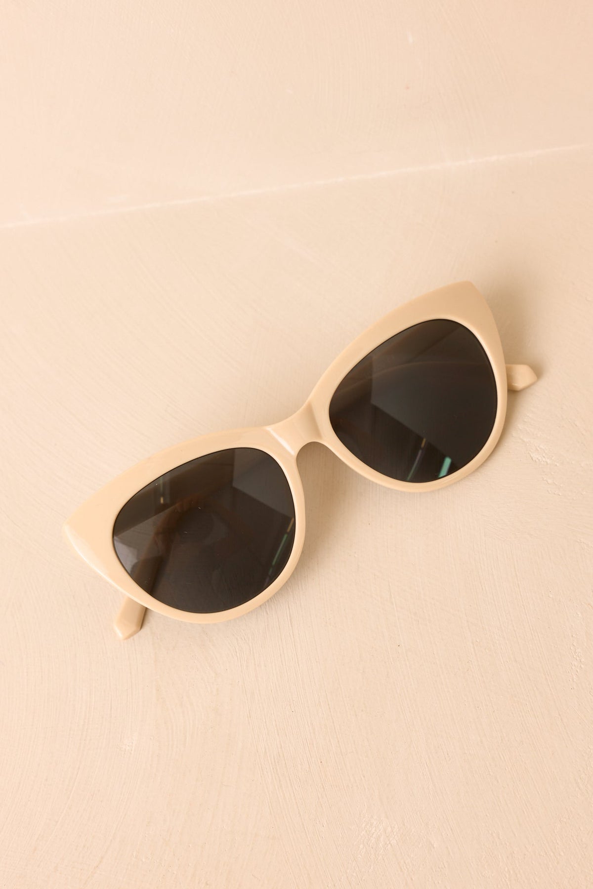 Here Comes the Sun White Rounded Cat-Eye Sunglasses