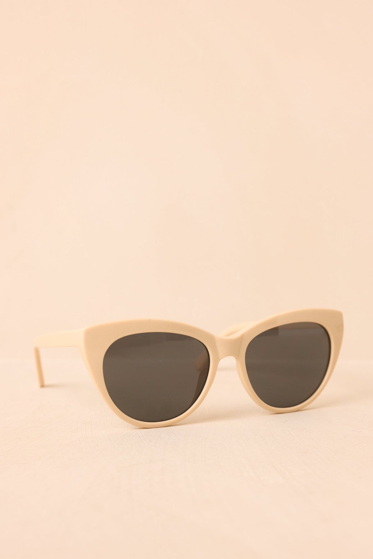 Here Comes the Sun White Rounded Cat-Eye Sunglasses