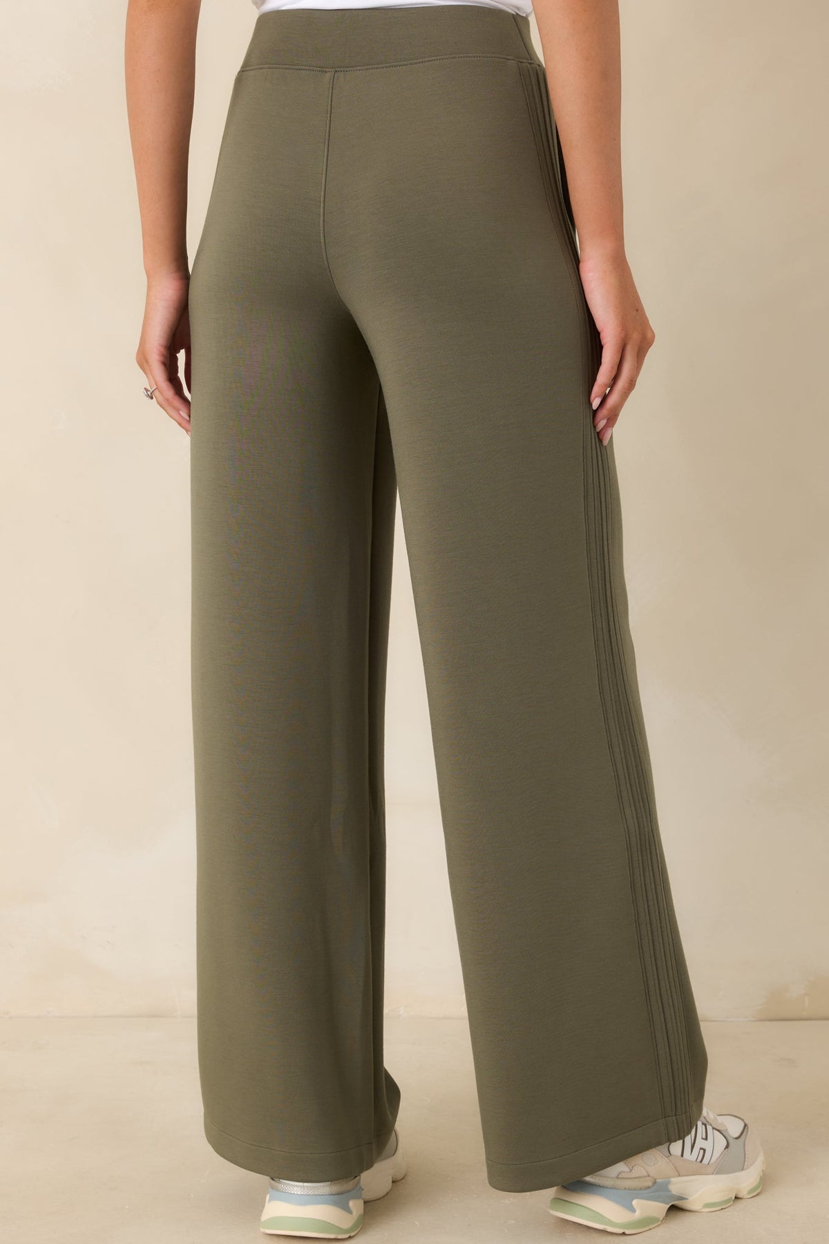 SPANX AirEssentials® Herb Green Pintuck Wide Leg Pant