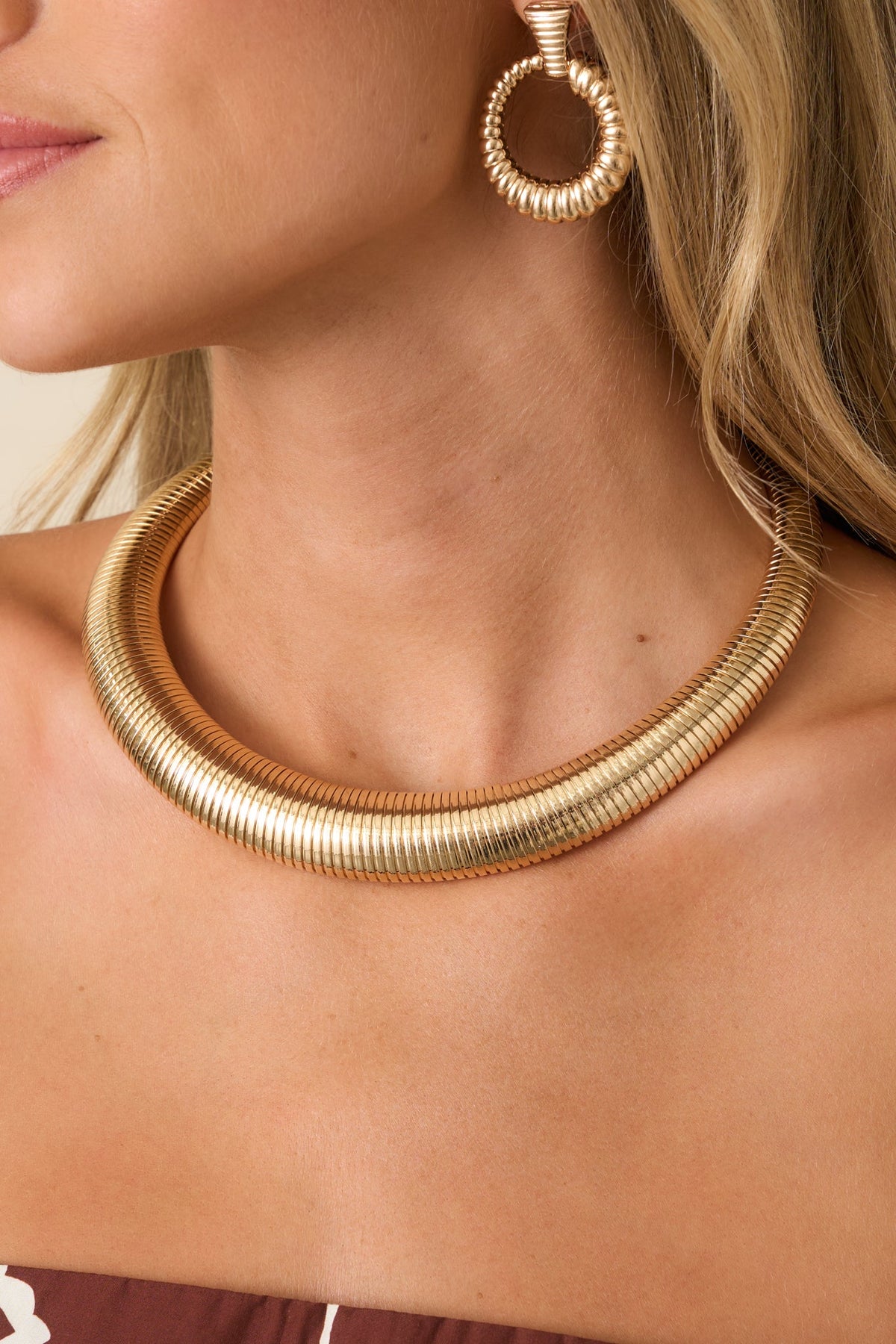High Profile Gold Ribbed Collar Necklace