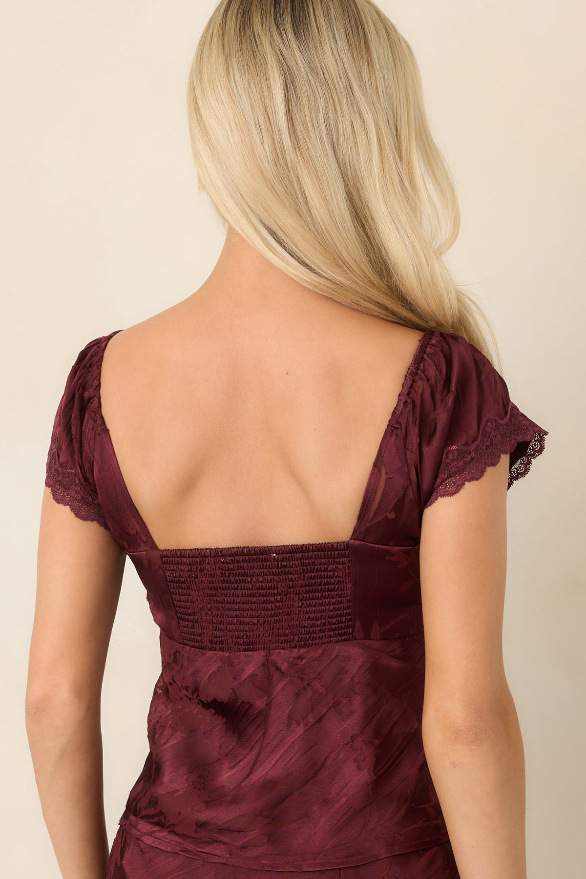 ASTR the Label Vanessa Mulberry Floral Cap Sleeve Top