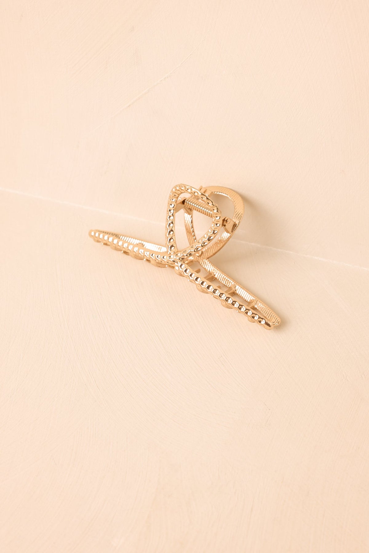 Keep Me In the Loop Gold Claw Hair Clip