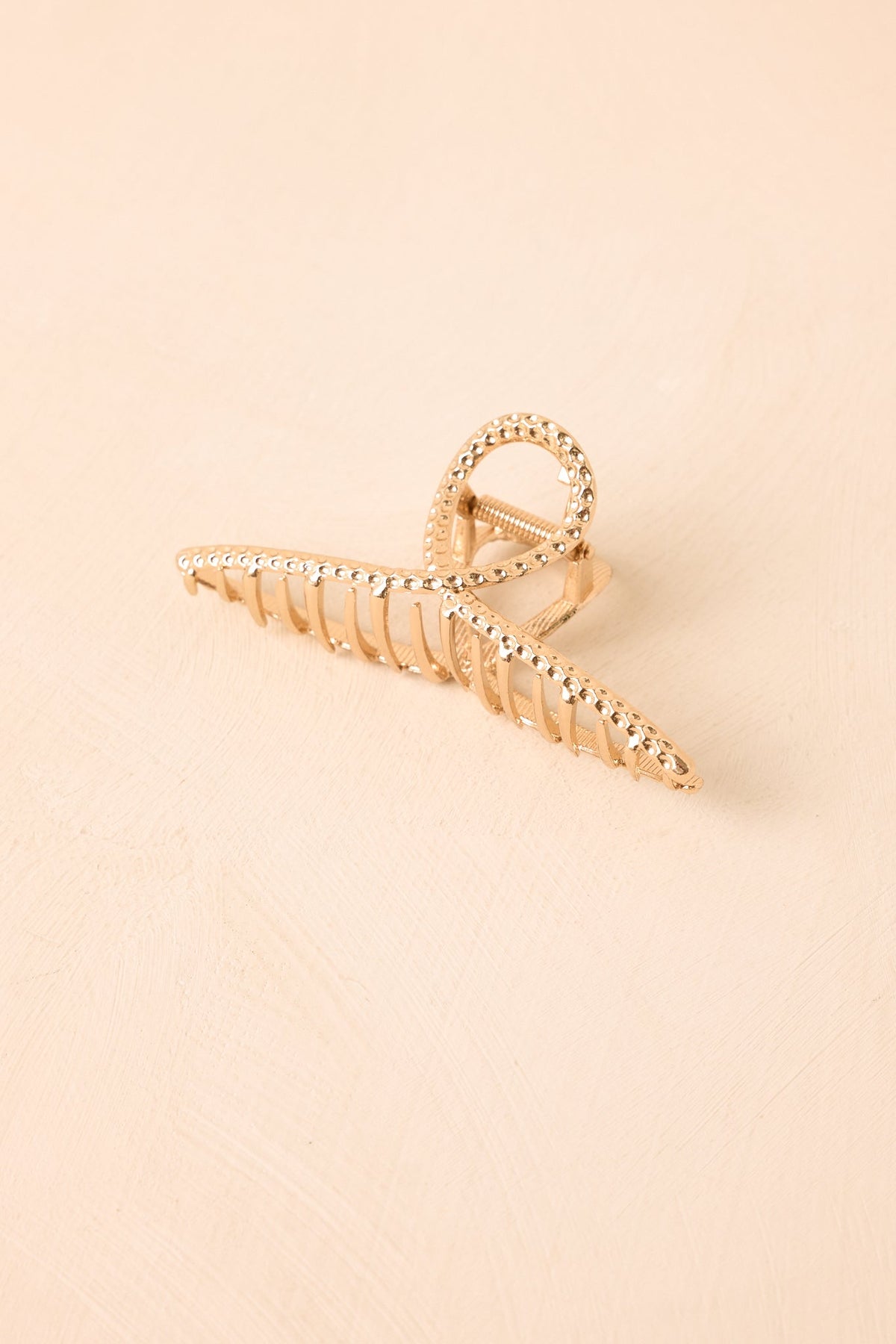 Keep Me In the Loop Gold Claw Hair Clip
